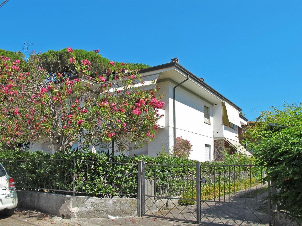 Apartment Dei Fiori By Interhome リド・ディ・カマイオーレ エクステリア 写真