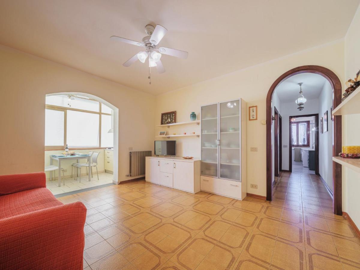 Apartment Dei Fiori By Interhome リド・ディ・カマイオーレ エクステリア 写真
